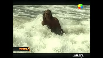 Preview 4 of Jasmine Fuking - Jackie Pietrani se desnuda en la playa (Infama 01-01-14)