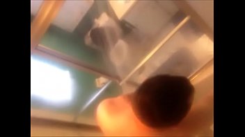 Preview 4 of Help My Ts - Cunhado no banho- Camera escondida