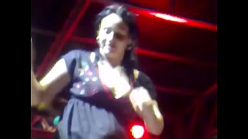 Preview 3 of Eu Ryoung - Gordinha louca pra dar no reveillon