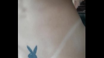 Preview 2 of Office Worker Xnnxxx - Vagninho e Anny Fernandez del&iacute_cia essa gata dando ao ar livre no s&iacute_tio por traz e levando dedada no cuzinho e pau no pelo tatuada gostosa magrinha tes&atilde_o pra matar a saudade