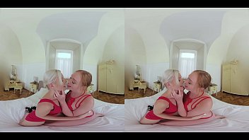Preview 2 of Xxx P 3gp - Czech VR 305 - Finger Lickin&#039_ Good
