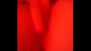 Preview 4 of Xxxxi Desi Vdo - MA PETITE CHATTE VIERGE EST MOUILLE