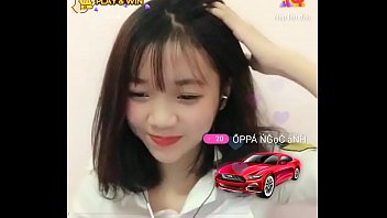 Preview 2 of Ofice Saxx Video - Em nữ sinh dễ thương livestream Uplive