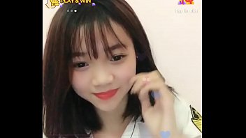 Preview 1 of Ofice Saxx Video - Em nữ sinh dễ thương livestream Uplive