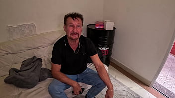 Preview 1 of Pussy Chatna - Carlos Urach estreando no mundo adulto com duas gostosas