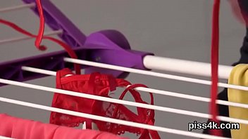 Preview 1 of Espiada Se Corre - Lovable lezzie girls get sprayed with piss and squirt wet vaginas