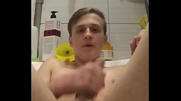 Preview 2 of Busty Hairy Latina Meaty Pussy - Дрочка в ванне сережи кравченко . Маленький, небритый член Кравченко. Домашнее порно