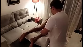 Preview 1 of American Widower Fucks Young Boy - 132 - Me seduziu enquanto eu o massageava