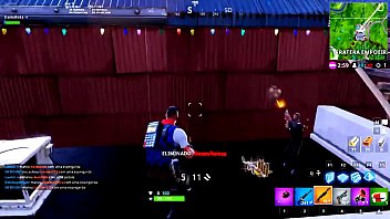 Preview 1 of Party Remaja - Gordinho Gostoso Jogando Fortnite
