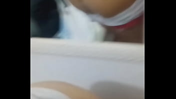 Preview 1 of Brother Guck Her Sexcy Sister - Novinho mostrando o bumbum parte2