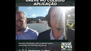 Preview 3 of Video Porn Skachat - Deputado safado tentando fuder um col&eacute_gio inteiro junto com seu amigo virgem