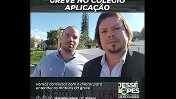 Preview 4 of Video Porn Skachat - Deputado safado tentando fuder um col&eacute_gio inteiro junto com seu amigo virgem
