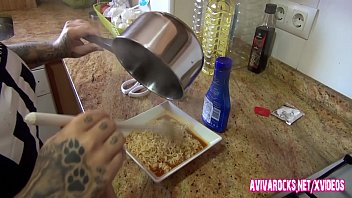 Preview 2 of Big Xxx 2016 Hd - Aviva Rocks - Spicy Noodle Challenge
