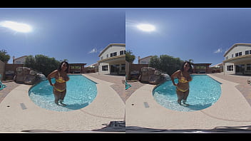 Preview 3 of Di Loi - Ebony teen gets wet in VR180 - PREVIEW - Full Video at MyEroticVR