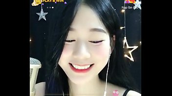 Preview 4 of Paper Anal Xx - Hotgirl thường quy tụ tại Uplive lắm