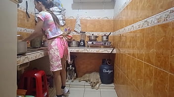 Preview 1 of Shiny Mature Solo - Mi novio me debora en la cocina y me la mete mientras prendo el fuego,  &iexcl_&iexcl_Correte r&aacute_pido mi amor uy me quemo con tanta leche caliente!! Candyboom pierna arriba arrecha.
