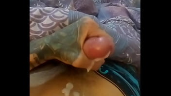 Preview 3 of Sunny Leone Sexy Video He - Tatuado magrinho batendo 2