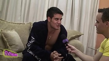 Preview 4 of 10 Year Girl Ki Chudai Vidio - #TBTPapoMix - Momento de intimidade com o safad&atilde_o Yuri Gaucho - Exibido em Maio/2010 - Parte 2 - Twitter:@PapoMix