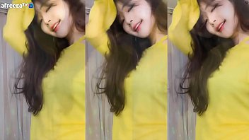 Preview 4 of Mom Son Kissng - G&aacute_i H&agrave_n Quốc nhảy vũ điệu quần đ&ugrave_i si&ecirc_u ngắn