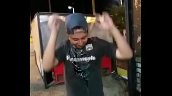 Preview 3 of Sd Puk - Garota  toma gozada na cara
