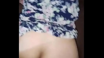 Preview 2 of Slena Gomez Xxx - Asi pongo a mi hermanastra a mamarme el pene hasta que se le corra el maquillaje y como lo disfruta - Hermosa latina de culo grande mamando enorme verga antes de ser penetrada