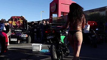 Preview 1 of Hijra Ki Gand Sex - darleen davne evento  car wash calama parte 3 PERFILORIGINAL