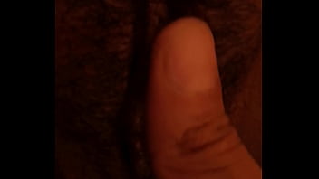 Preview 1 of Sunny Leone Cm - Mi t&iacute_o me masturba la vagina peluda