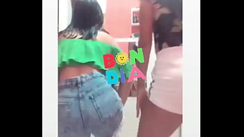 Preview 1 of Beeg Small - Clessiane e Sofia gostosas no funk