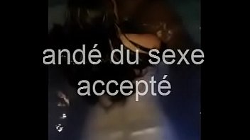 Preview 1 of Sexo Amateur En El Balcon - Une grosse salope fran&ccedil_aise suce une bite dans une piscine