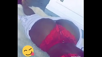 Preview 1 of Sexcy Pron - Brenda Game dan&ccedil_ando em sua cama