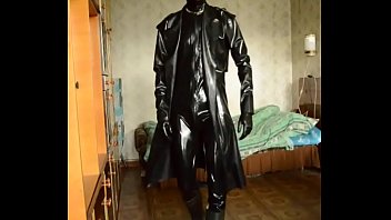 Preview 2 of Romantic Couple Seks - Guy in black latex coat