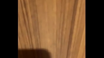 Preview 1 of Son Massage Dad Mom - Quay l&eacute_n nh&oacute_c sục cặc l&eacute_n trong toilet