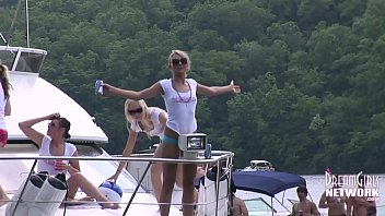 Preview 1 of Manyak Guy - Party Naked On Houseboats Lake Of The Ozarks