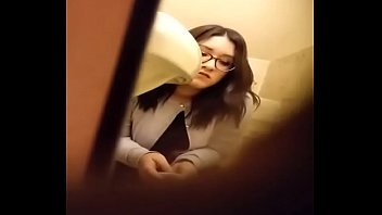 Preview 2 of Unge Girl - camera spy bathroon 3
