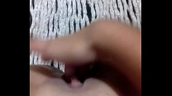 Preview 4 of Busty Mature Xxx - mi prima se mete los dedos bien rico
