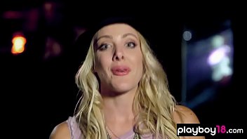 Preview 1 of 300 Porno - Curious Kate Quigley visited a striptease karaoke bar