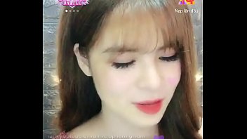 Preview 2 of Step Nom Porn - Hotgirl Nguyệt livestream tr&ecirc_n Uplive