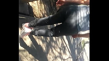 Preview 2 of Lost Blowjob - MUJER DE 40 A&Ntilde_OS DANDO PASEO