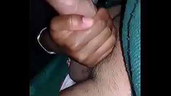 Preview 2 of Bata Pa9 - Morena chupando dentro do carro