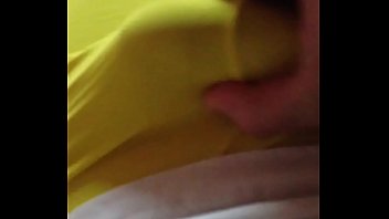 Preview 2 of Indian File Voyeur Video - Boxers amarillos peque&ntilde_a paja de joven