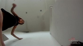 Preview 1 of Fattoon Modifuckers - Facestand Trample Brat