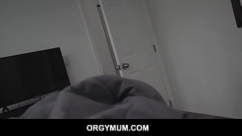 Preview 1 of Doctor Fucks Mom
