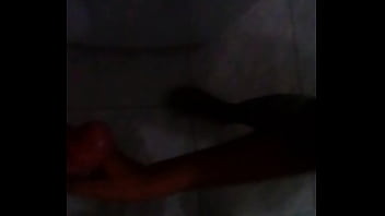 Preview 3 of Bitch Tales - Filmei escondido a coroa chupando