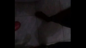 Preview 4 of Bitch Tales - Filmei escondido a coroa chupando