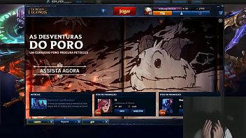 Preview 3 of Naked Sun - gordinho sendo fodido pela comunidade ao vivo