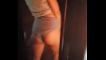 Preview 2 of Tokyo Sekolah - Chica amateur muestra calzon de su mama y el suyo