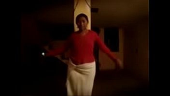 Preview 1 of X Tau - Otavale&ntilde_a haciendo baile