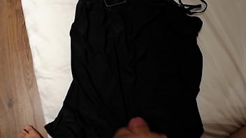Preview 4 of Baroom Sex - Phim SEX Việt Nam - V&agrave_o ph&ograve_ng chị g&aacute_i thủ d&acirc_m với &aacute_o ngủ của chị g&aacute_i