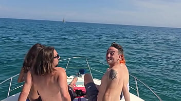 Preview 1 of Showers Mature Turkish - Y&#039_a que dans les films que c&#039_est facile de baiser sur un bateau !sexymarghotX TonioHot19 Ulagtv Lety Howl