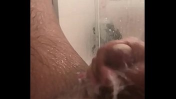 Preview 4 of Budak Uthk - Turco s&oacute_ gozando muito no chuveiro